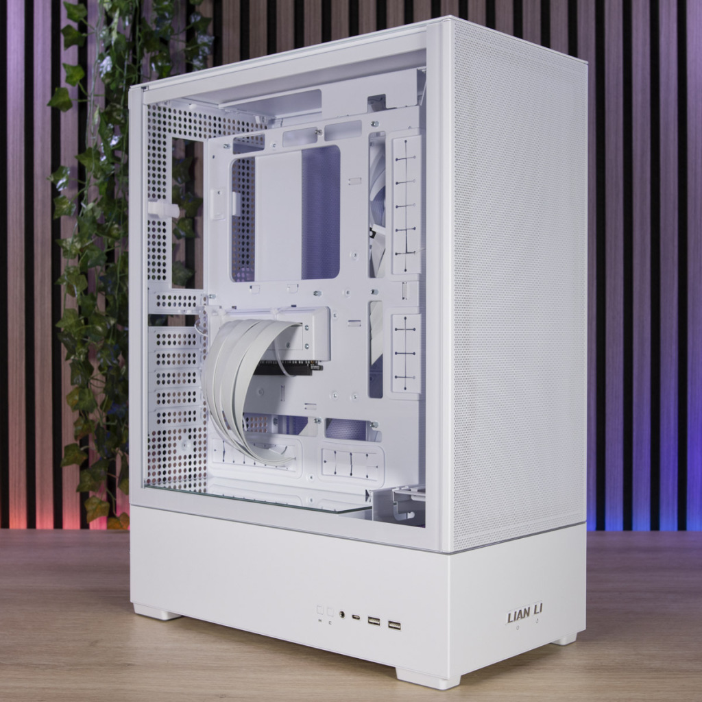 Lian Li SUP01 trois quarts face