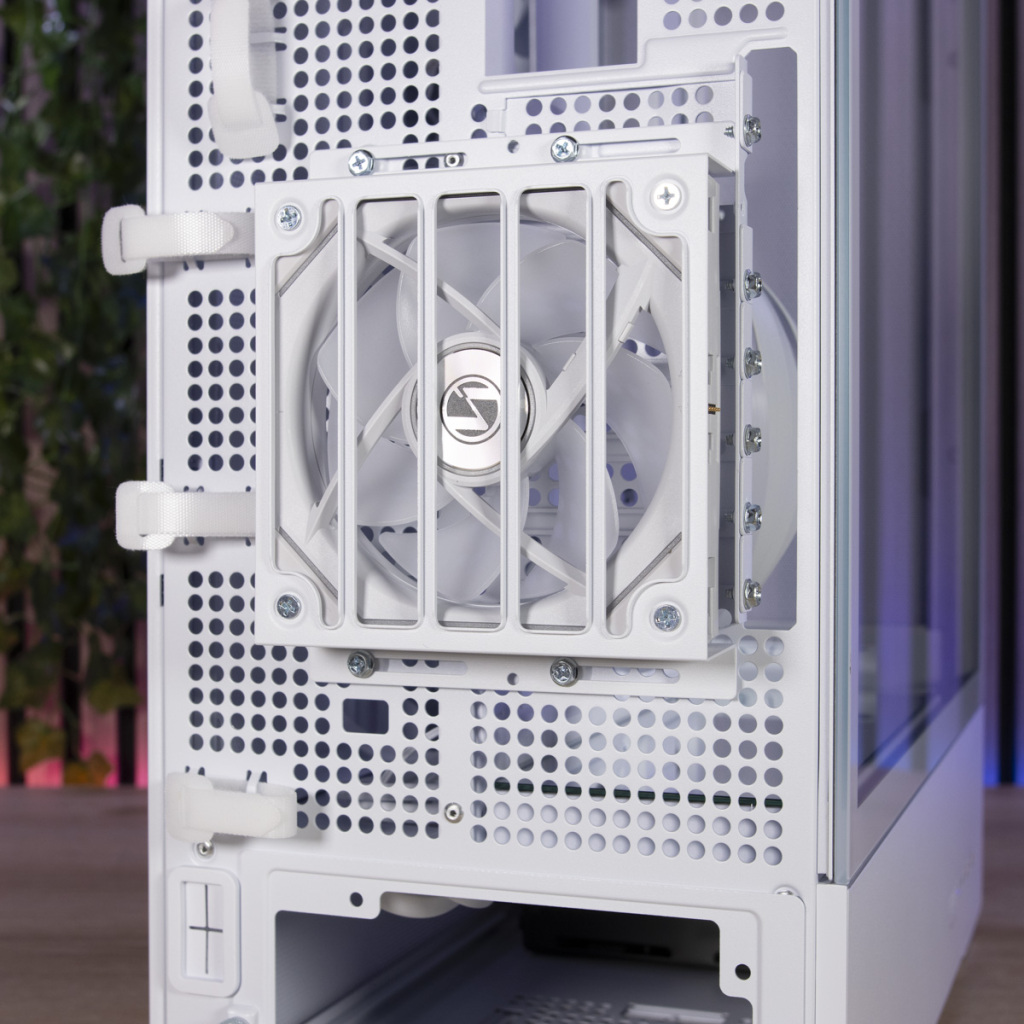 Lian Li SUP01 ventilateur extraction à droite