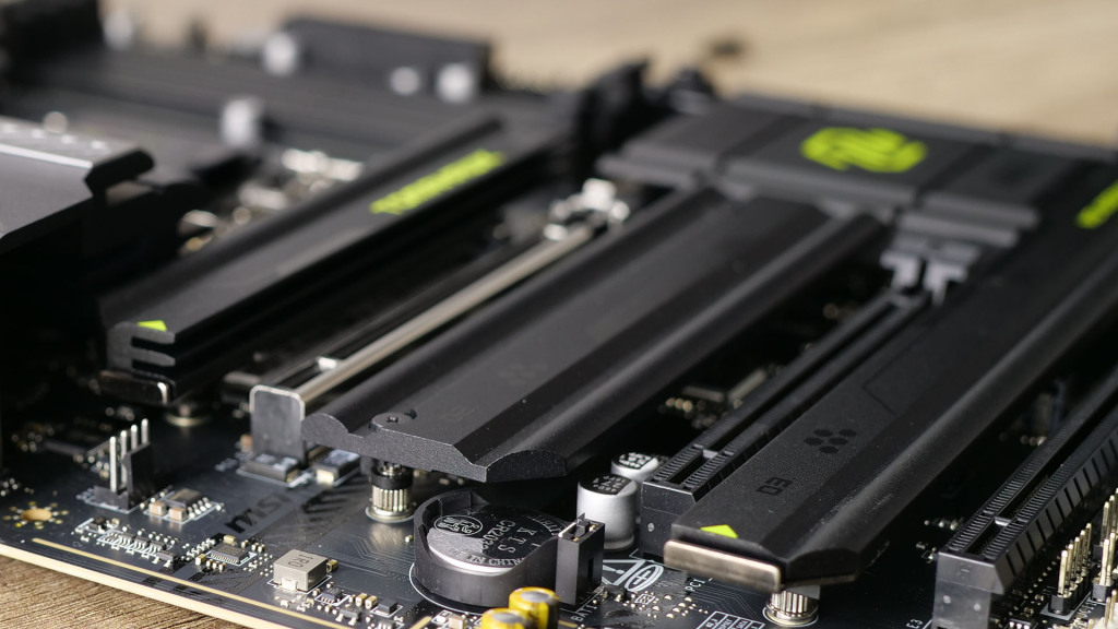 MAG Z890 Tomahawk Wifi heatsink ssd