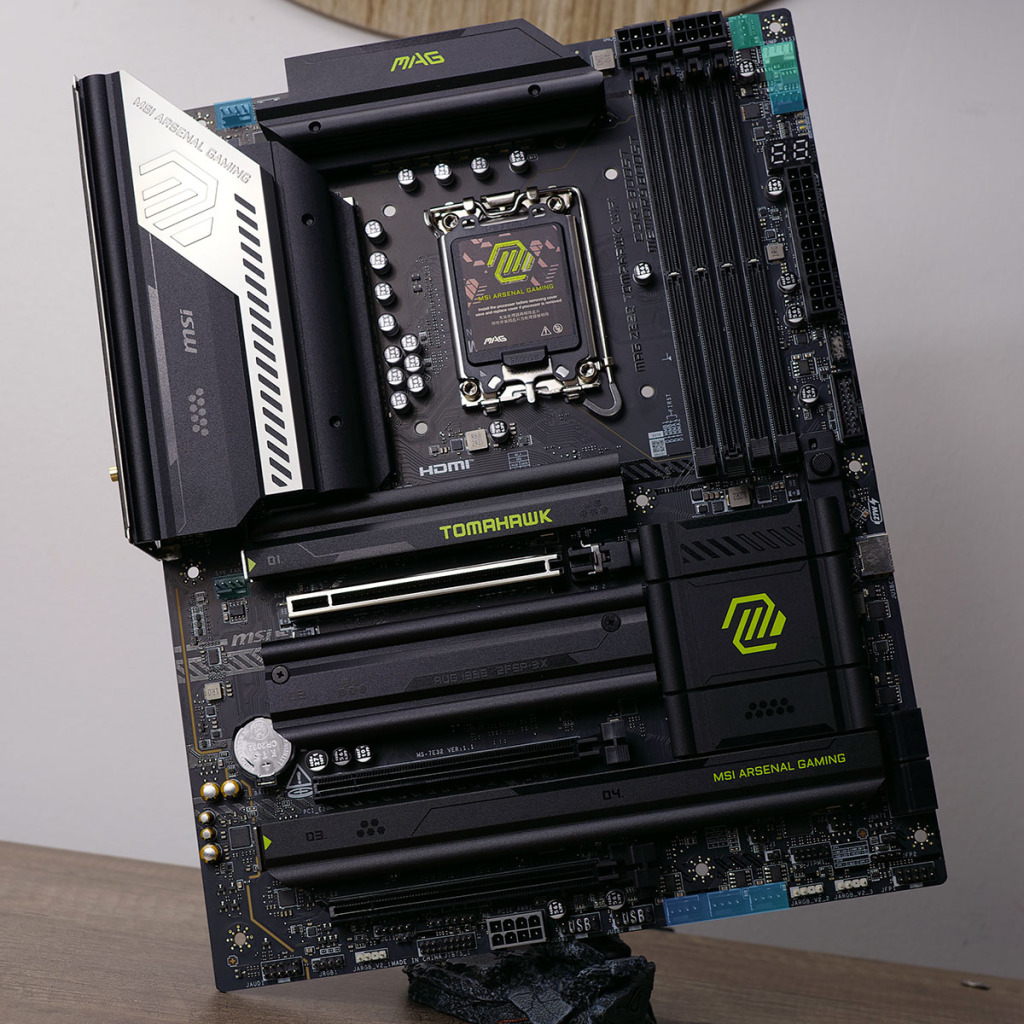 MAG Z890 Tomahawk Wifi ports ventilateurs