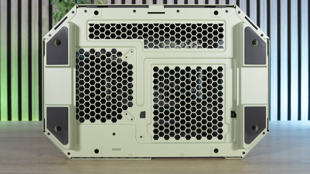 Thermaltake Tower 600 dessous sans filtre