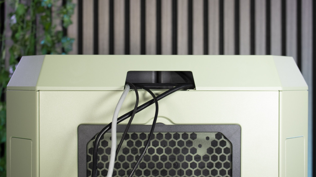 Thermaltake Tower 600 montage câbles arrière