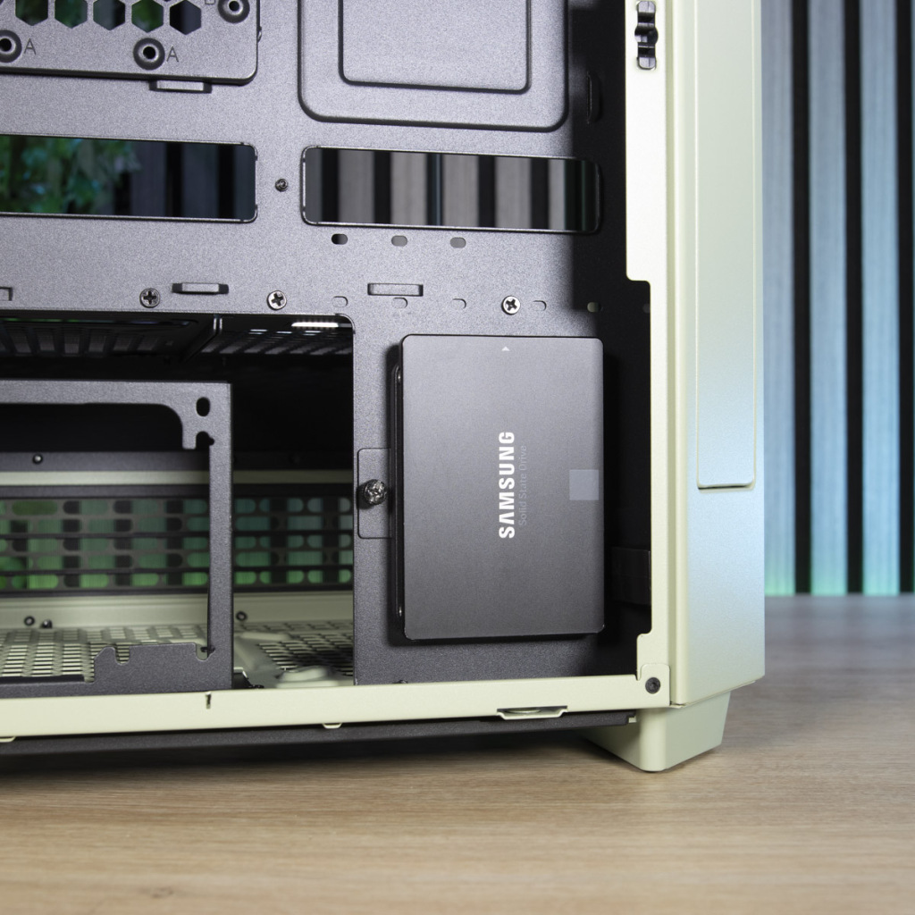 Thermaltake Tower 600 support 2 SSD