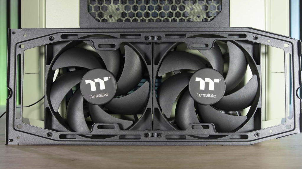 Thermaltake Tower 600 ventilateurs avant