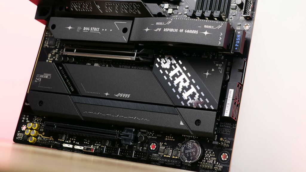 asus rog strix x870e e gaming wifi Show 03