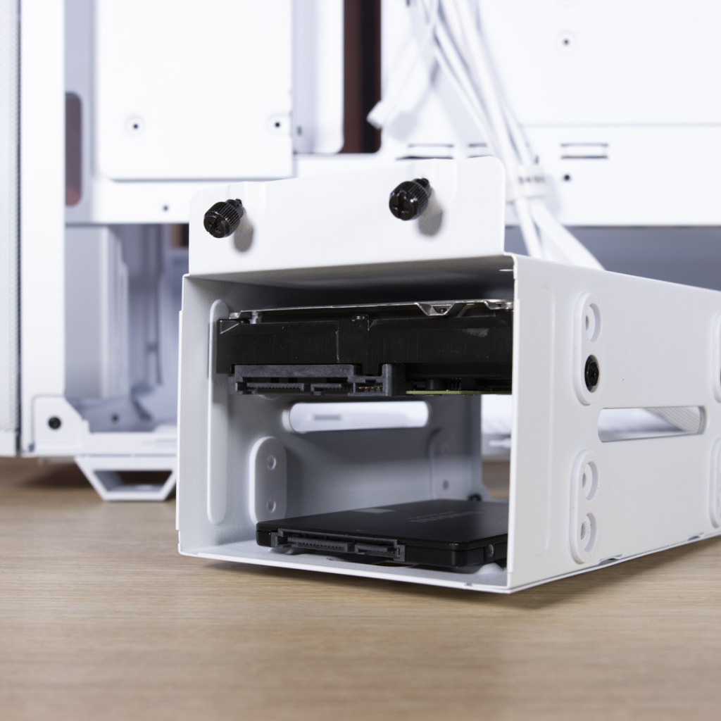 be quiet! Pure Base 501 cage un HDD un SSd