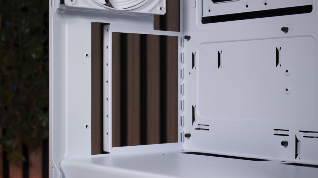 be quiet! Pure Base 501 installation GPU vertical (2)