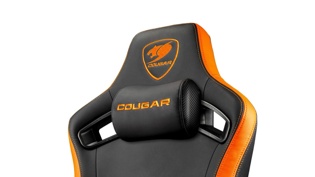 COUGAR présente la chaise gaming DEFENSOR 3 chaise gaming cougar defensor oreiller