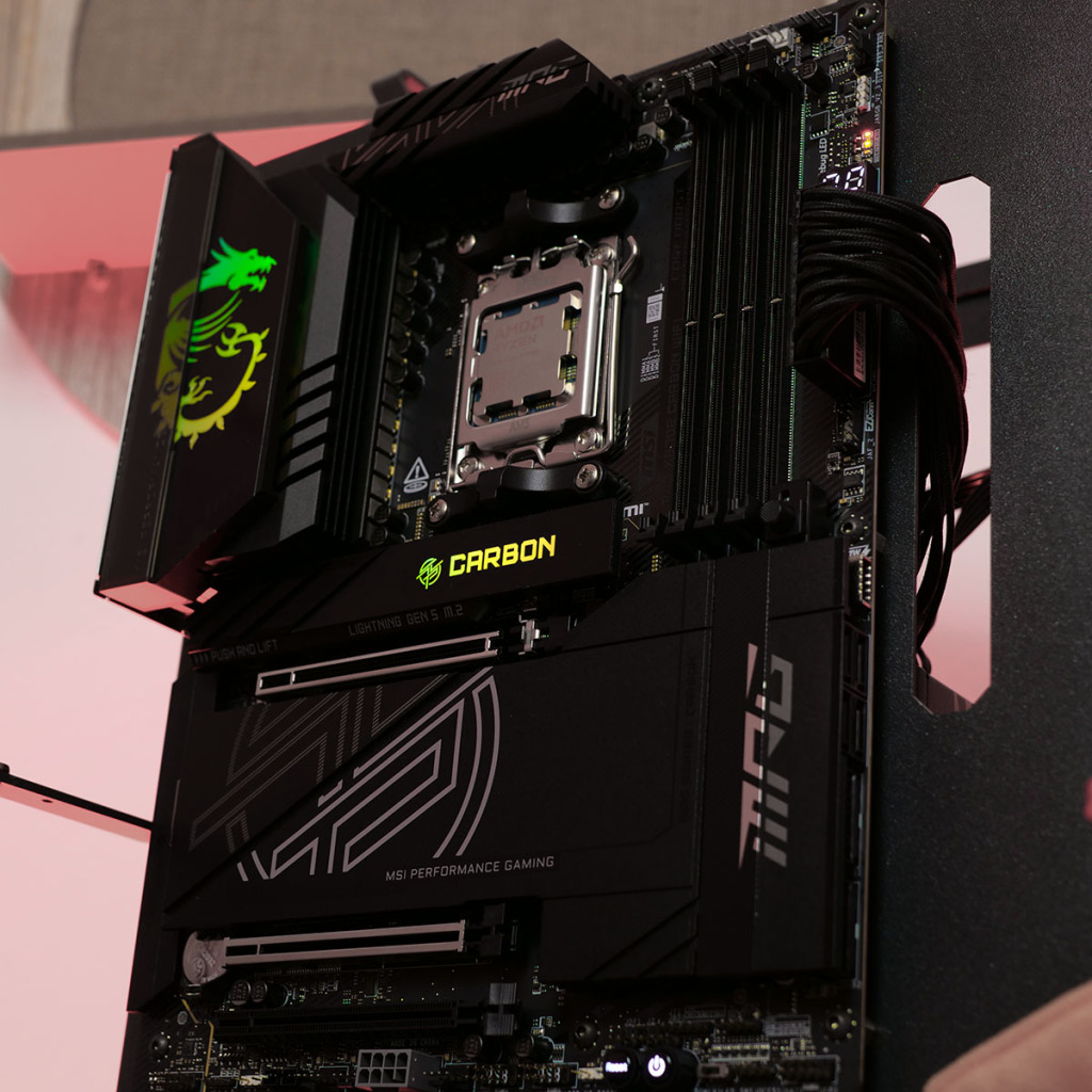 msi mpg x870e carbon RGB Demo 01