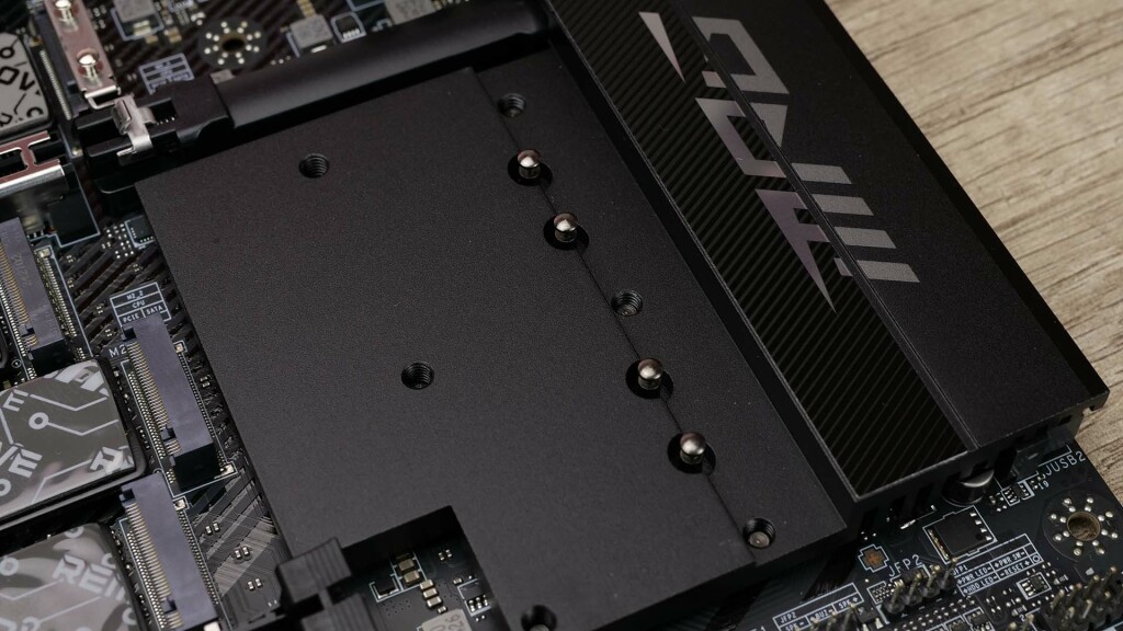 msi mpg x870e carbon ssd 02