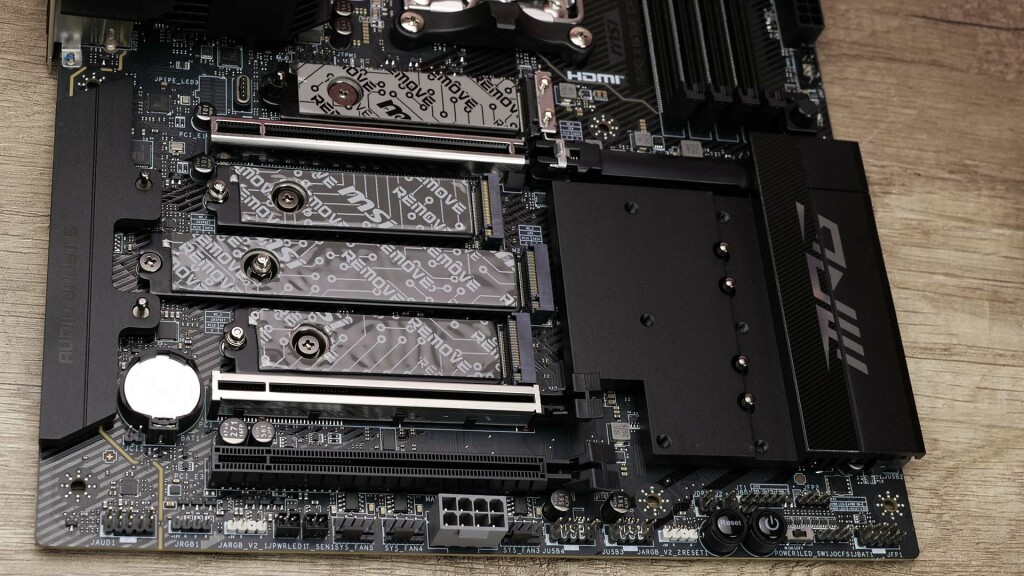 msi mpg x870e carbon ssd 03