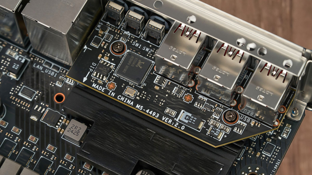 msi mpg x870e carbon wifi usb4