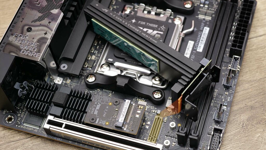 rog strix x870 i ssd m2 pcie4 card