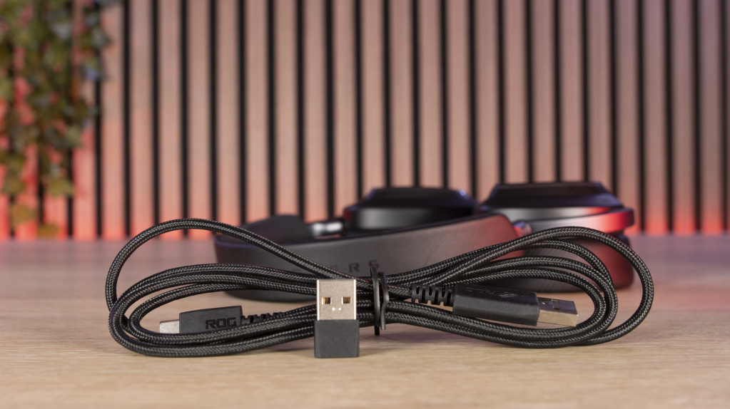 ASUS ROG DELTA II câble USB