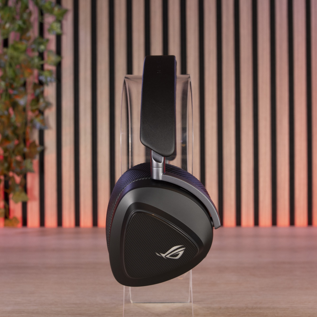 ASUS ROG DELTA II côté