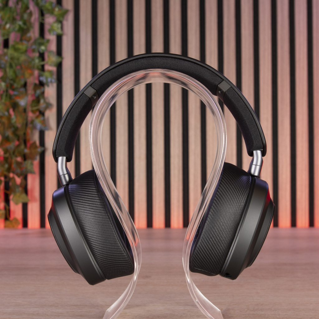 ASUS ROG DELTA II face