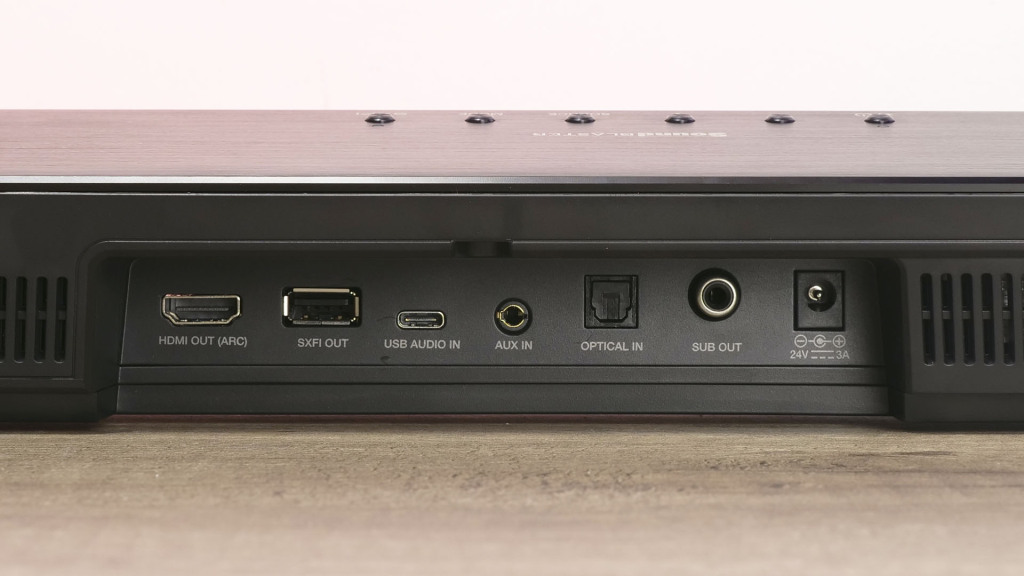 barre sone creative sound blaster katana v2 zoom connectique