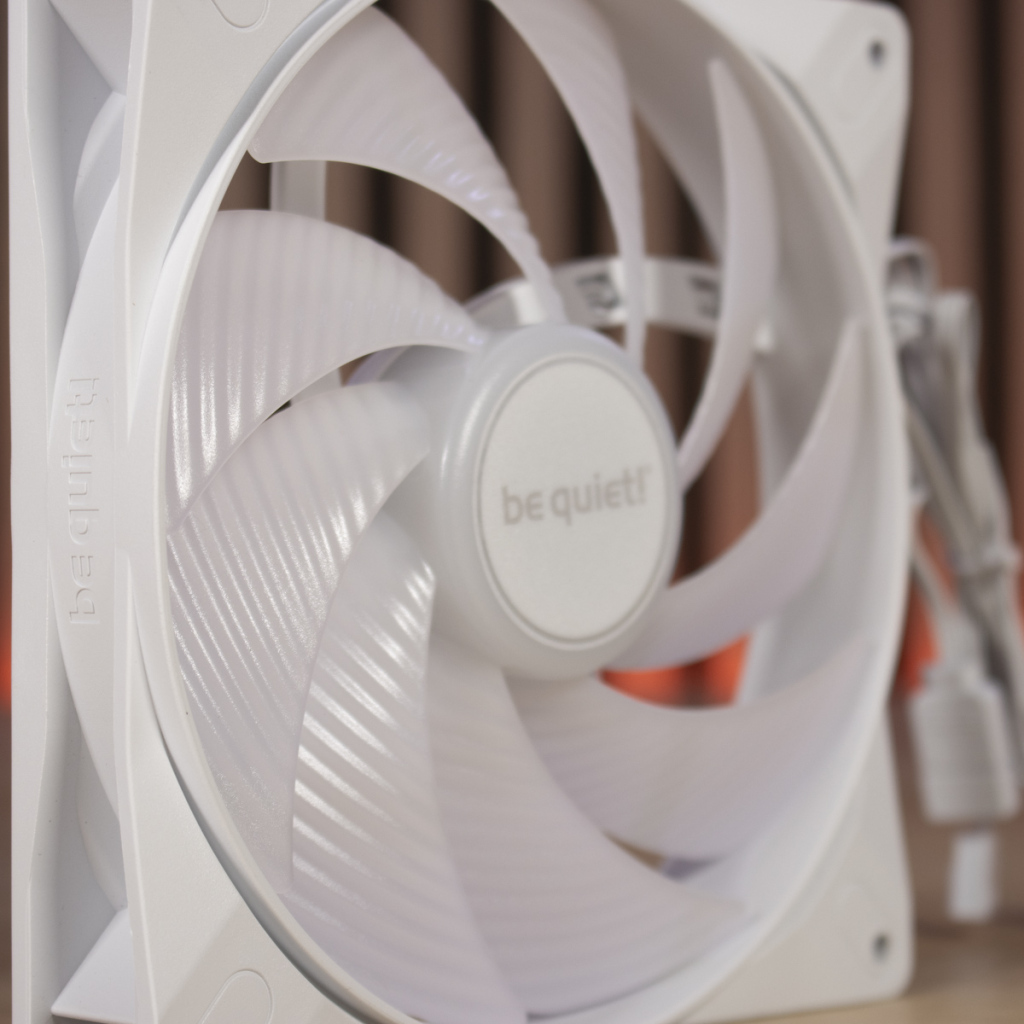 be quiet Light Wings LX stries pâles