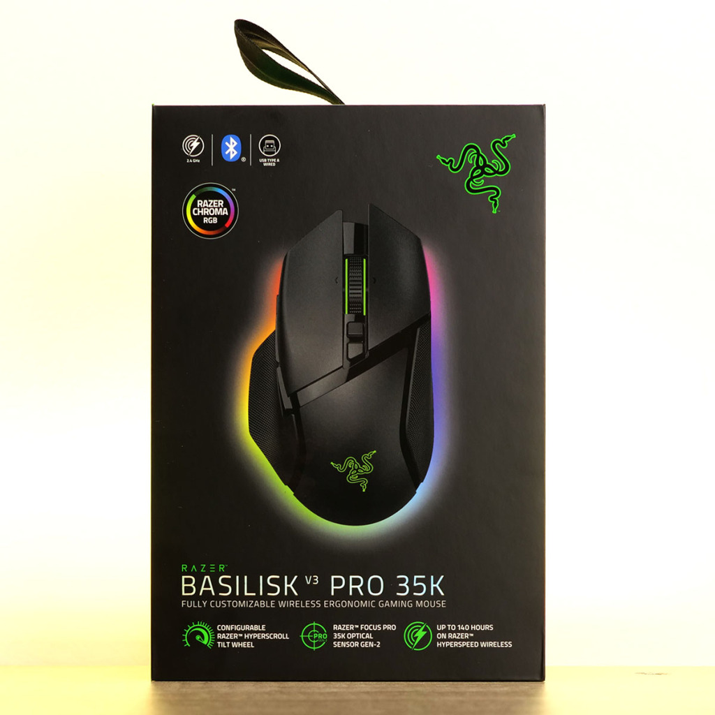 razer basilisk v3 pro 35k unboxing 02