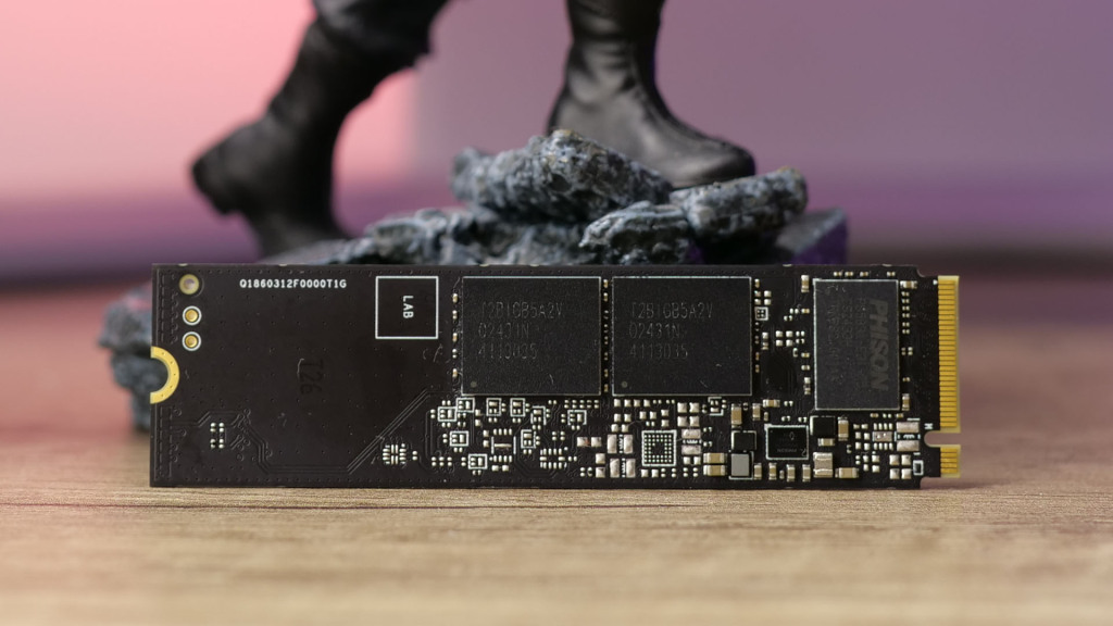 test corsair mp700 elite 2 to heatsink pcb 01