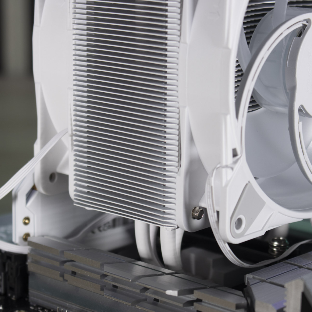 ARCTIC Freezer 36 A RGB compatibilité VRM 1