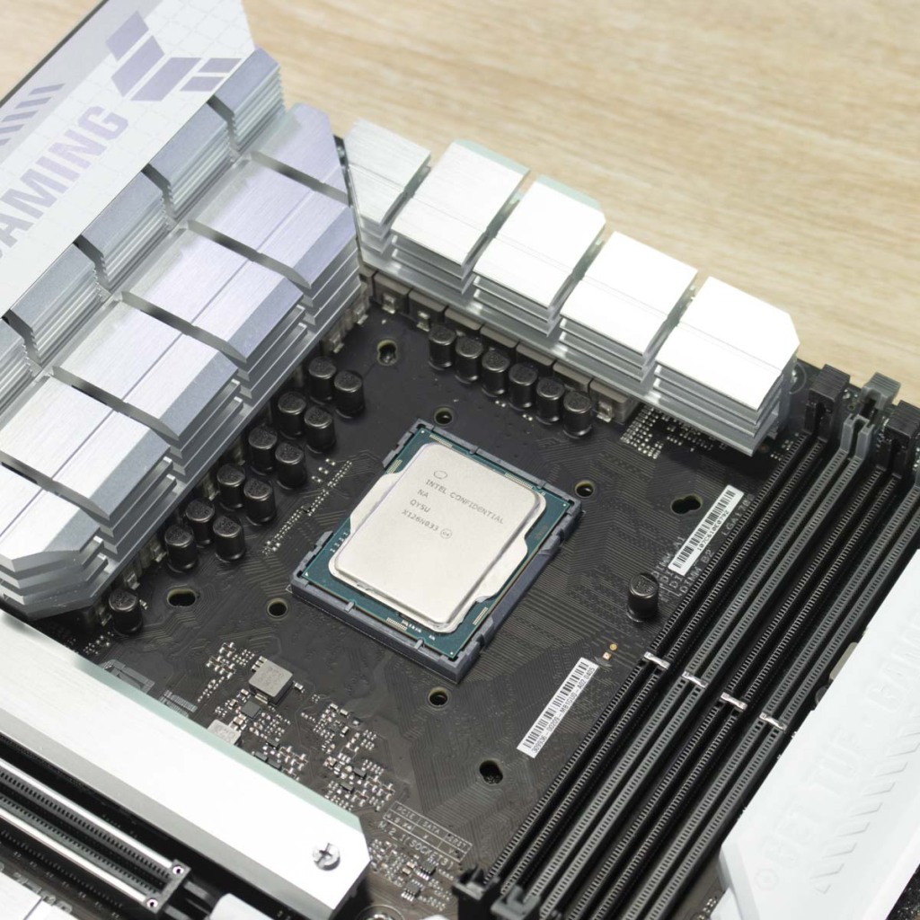 ARCTIC Freezer 36 A RGB montage 2