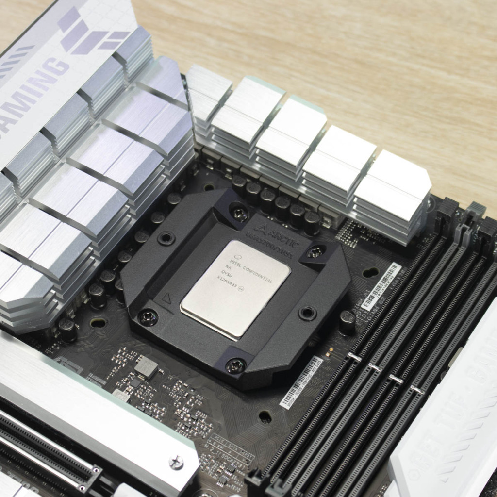ARCTIC Freezer 36 A RGB montage 4