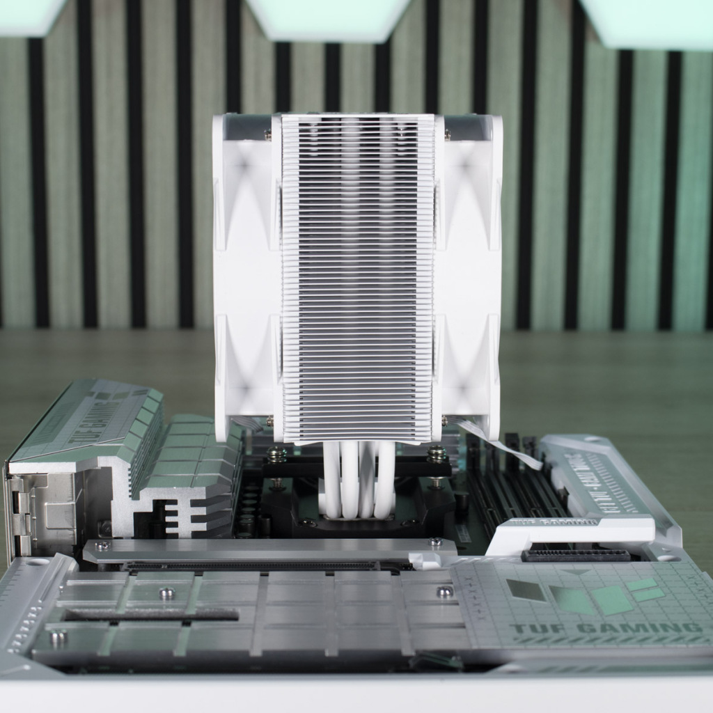 ARCTIC Freezer 36 A RGB rendu final 1