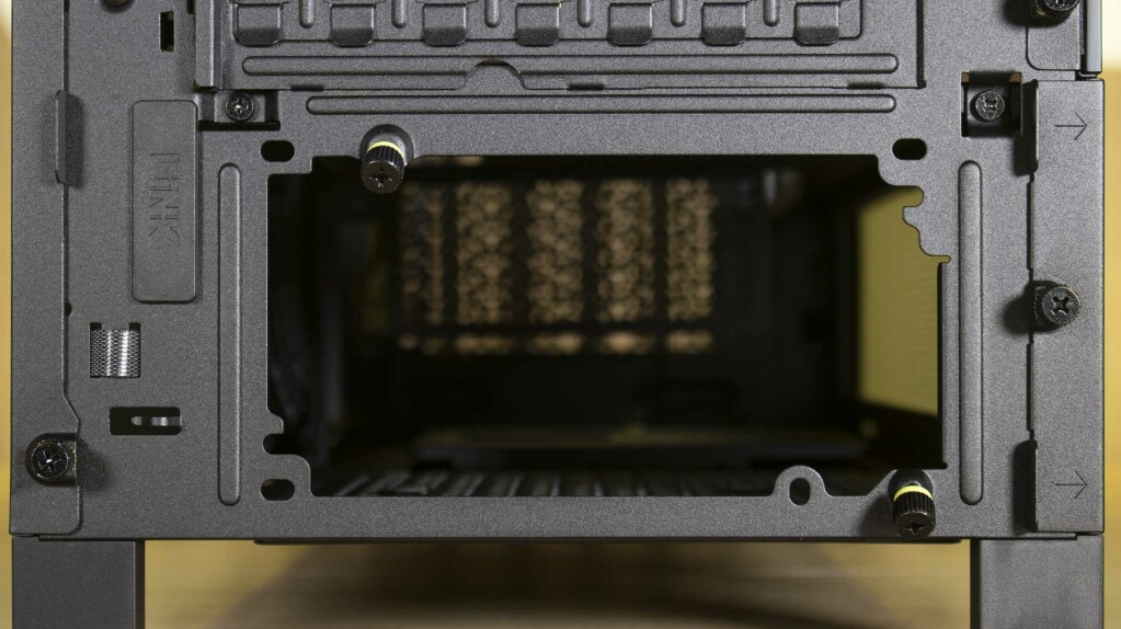 CORSAIR FRAME 4000D empalcement alimentation arrière