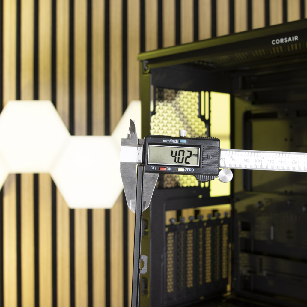 CORSAIR FRAME 4000D épaisseur verre trempé