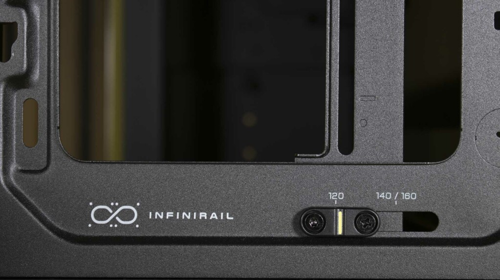 CORSAIR FRAME 4000D infinirail