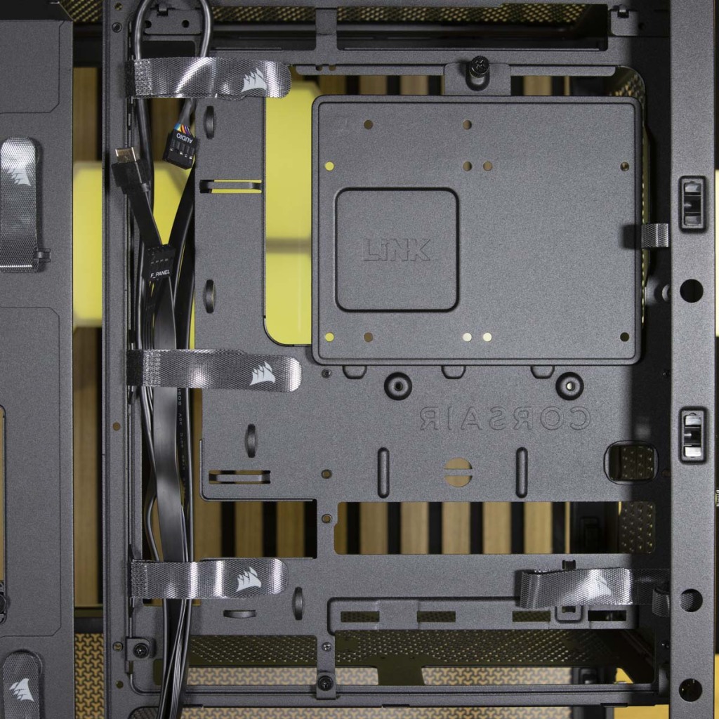 CORSAIR FRAME 4000D paroi carte mère