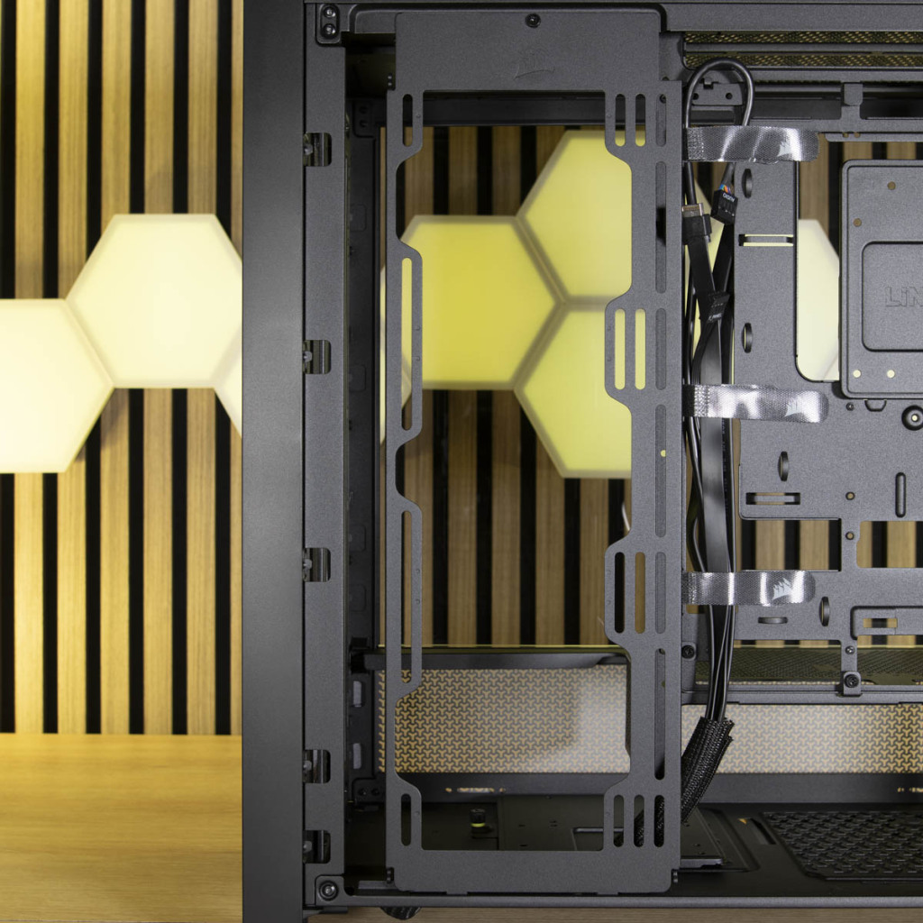 CORSAIR FRAME 4000D support ventilateur droite