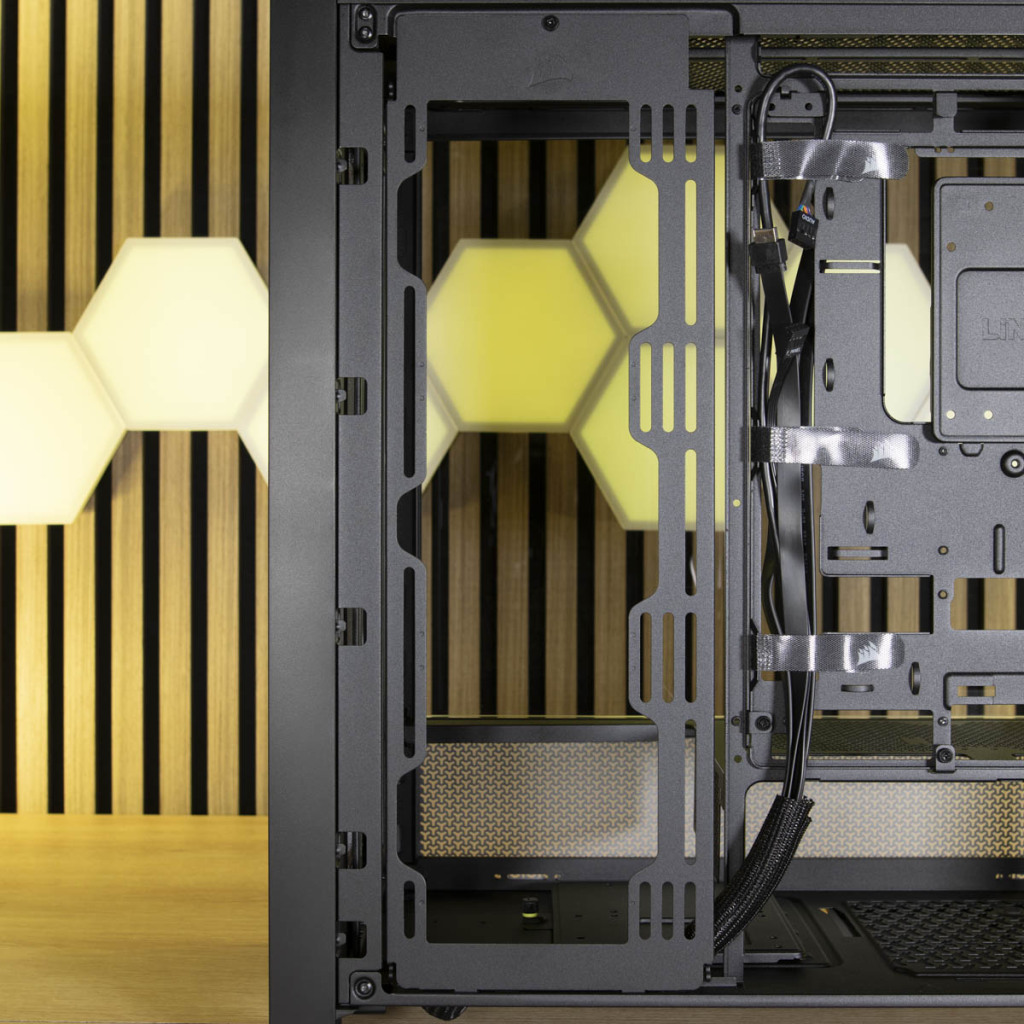 CORSAIR FRAME 4000D support ventilateurs gauche