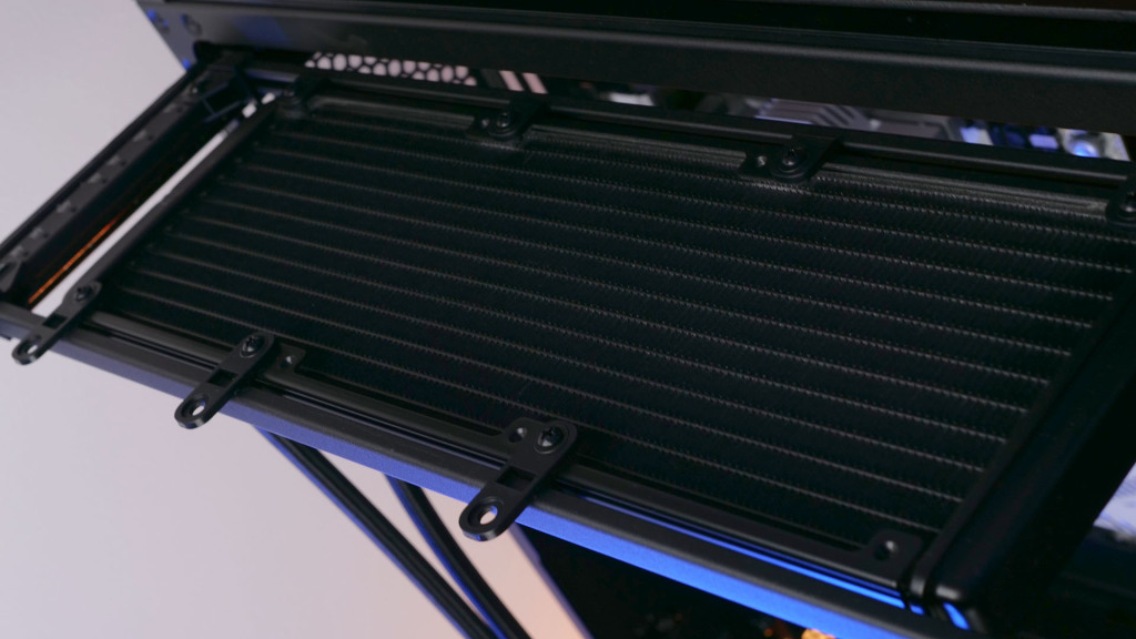 Corsair 9000D Airflow assembly 03