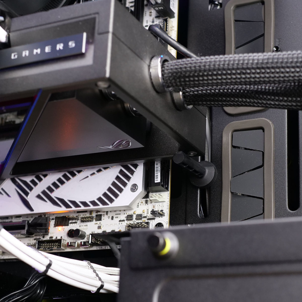 Corsair 9000D Airflow assembly final look 03