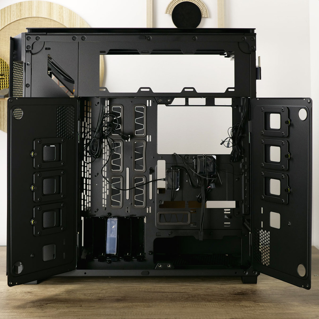 Corsair 9000D Airflow backside 01