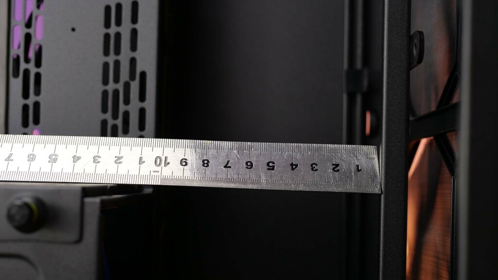 Corsair 9000D Airflow clearance