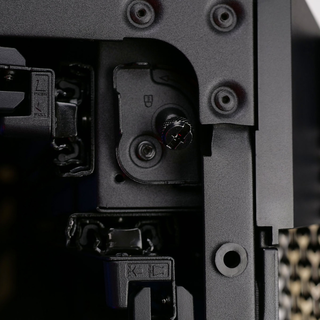 Corsair 9000D Airflow int InfiniRail 06