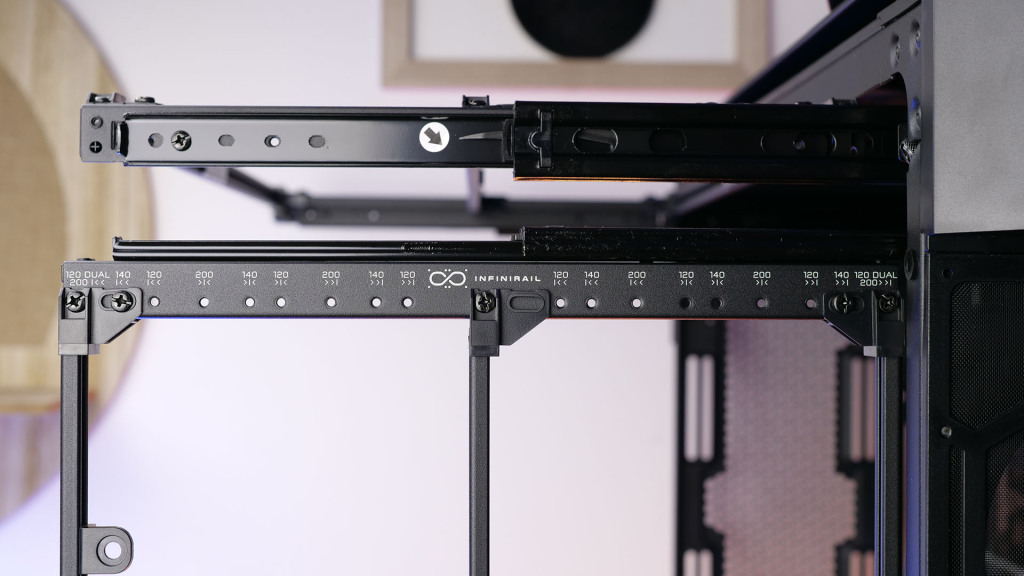 Corsair 9000D Airflow int InfiniRail 07