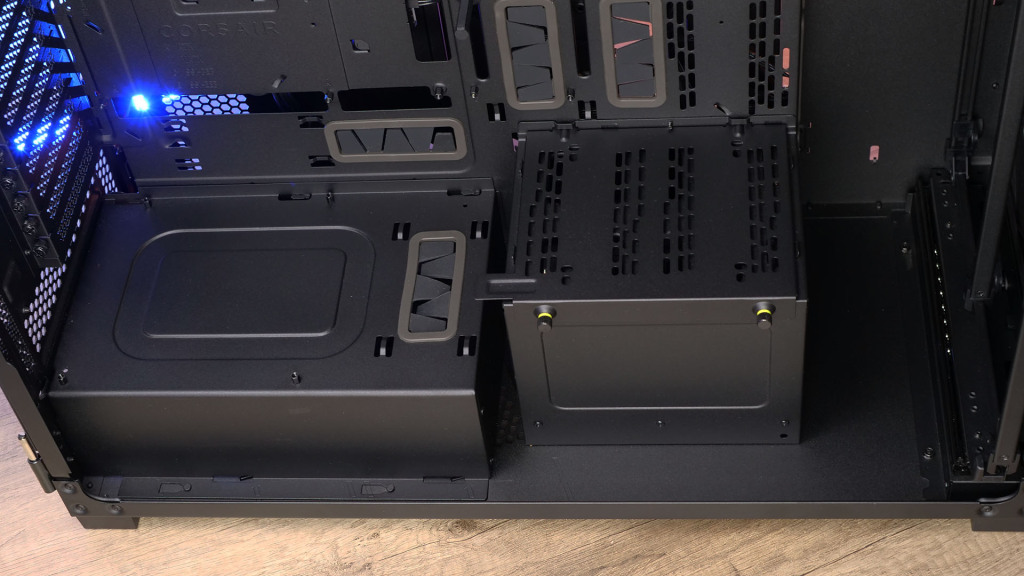 Corsair 9000D Airflow int bottom