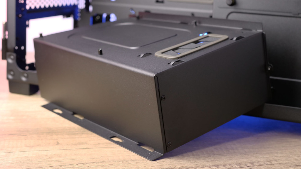 Corsair 9000D Airflow int psu shroud 03