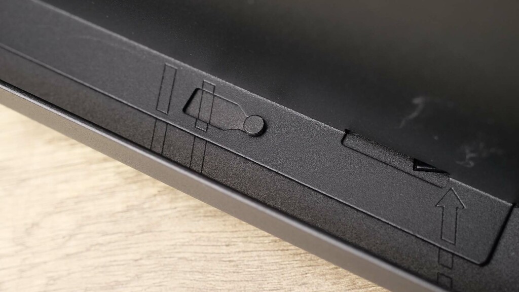 Corsair 9000D Airflow int psu shroud 04