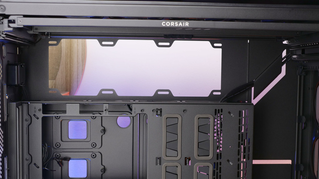 Corsair 9000D Airflow int top 01