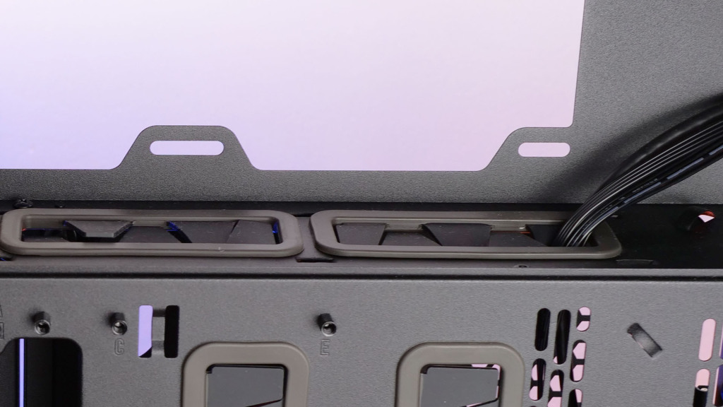 Corsair 9000D Airflow int top clearance 01