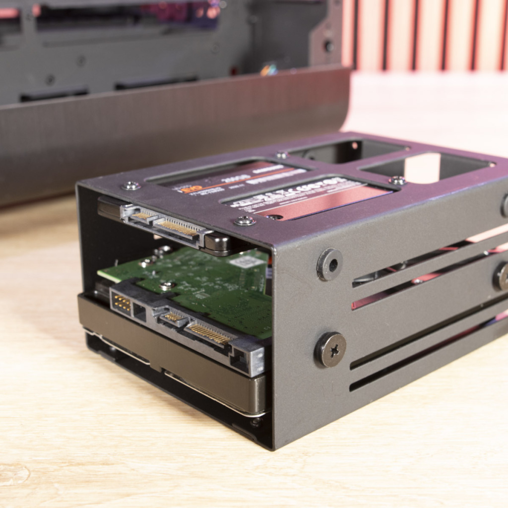 MSI MEG Maestro 700L PZ HDD SSD