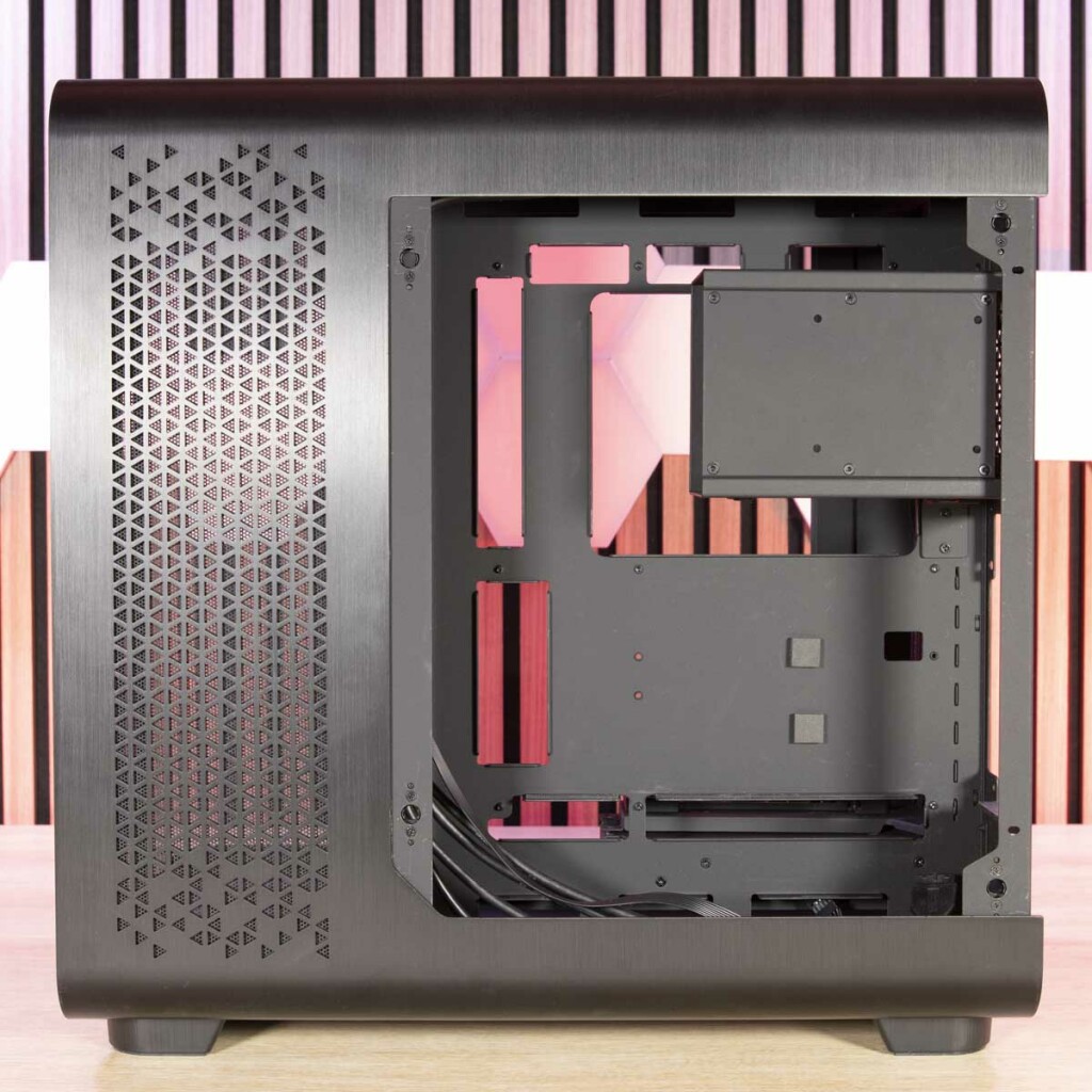 MSI MEG Maestro 700L PZ chambre secondaire