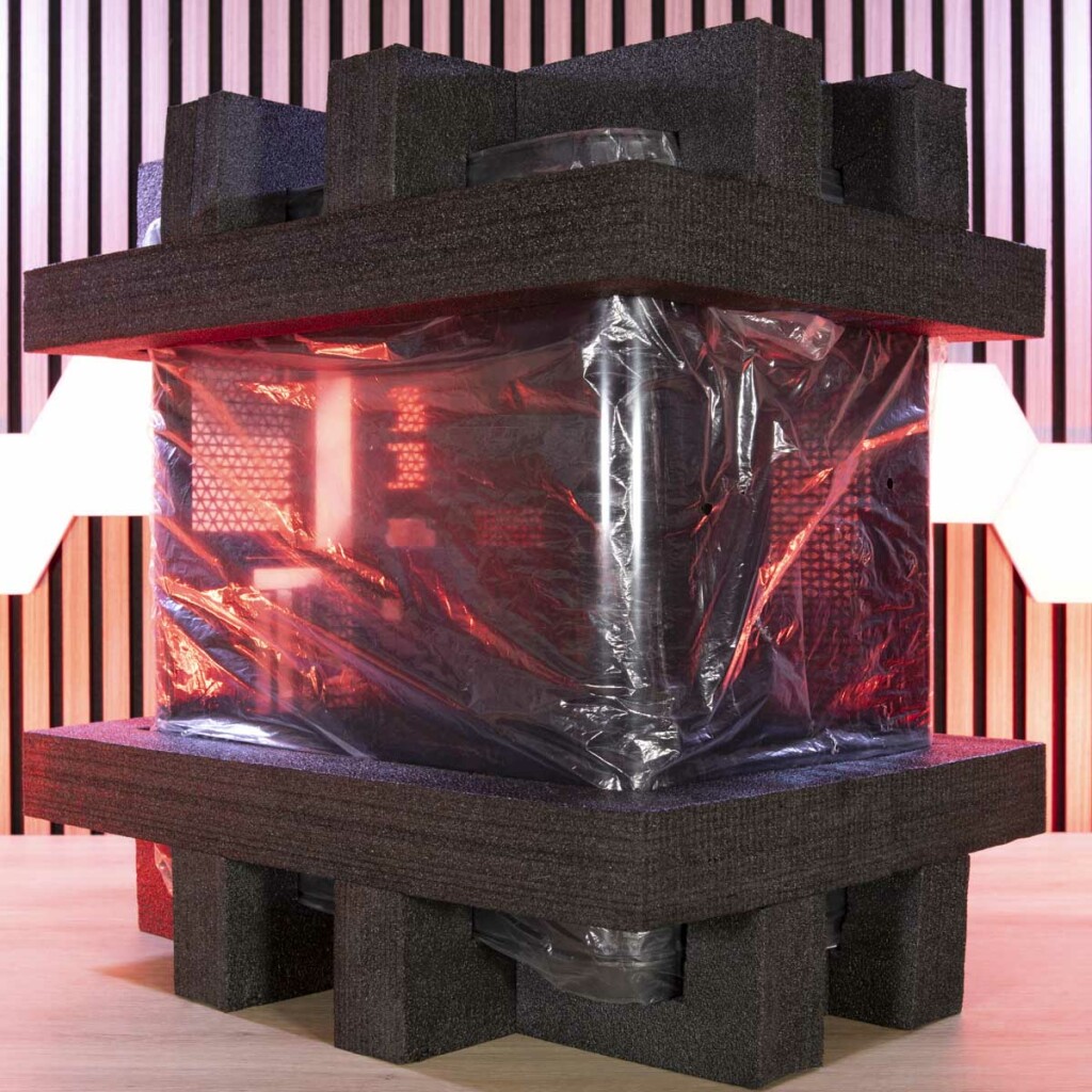 MSI MEG Maestro 700L PZ déballage