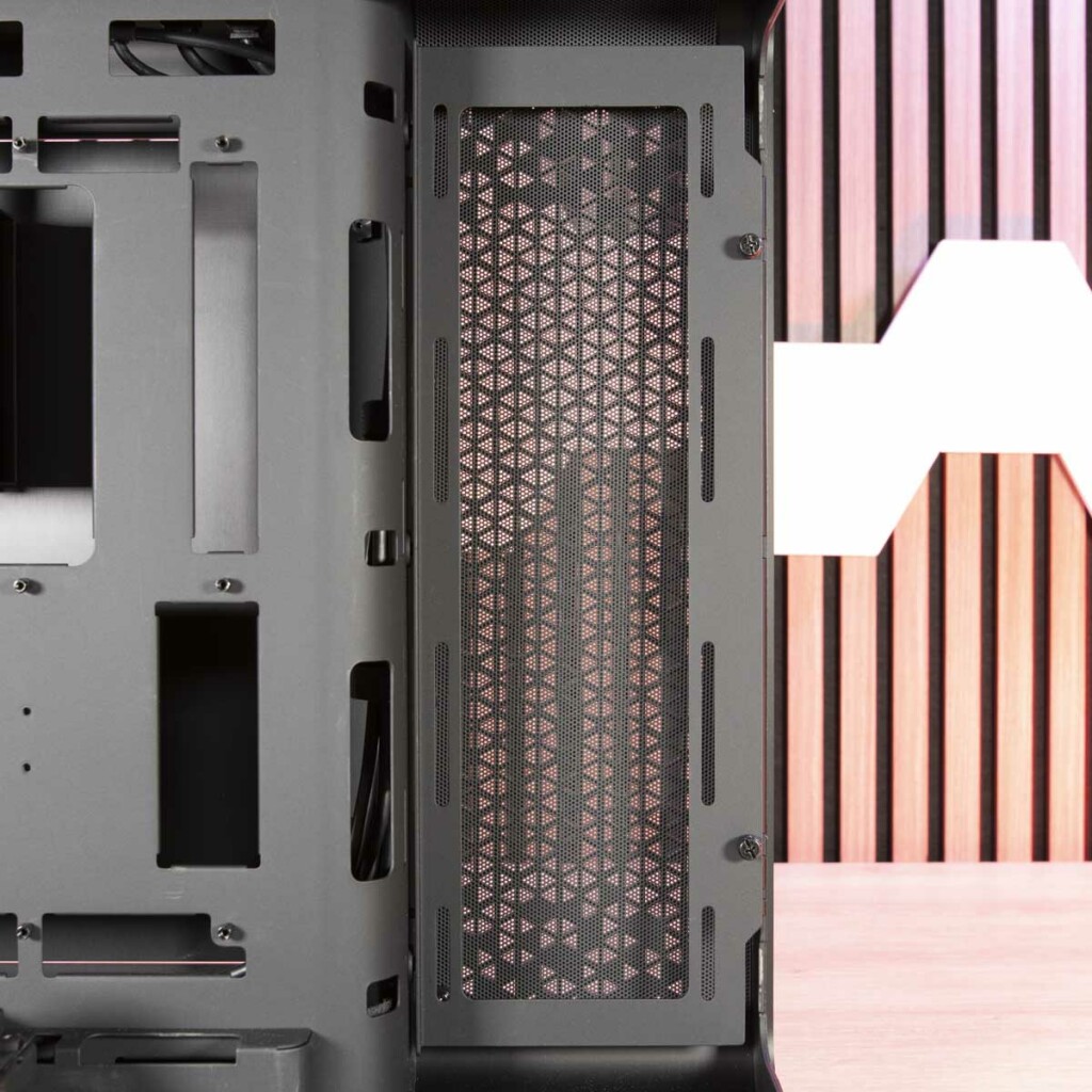 MSI MEG Maestro 700L PZ support 1