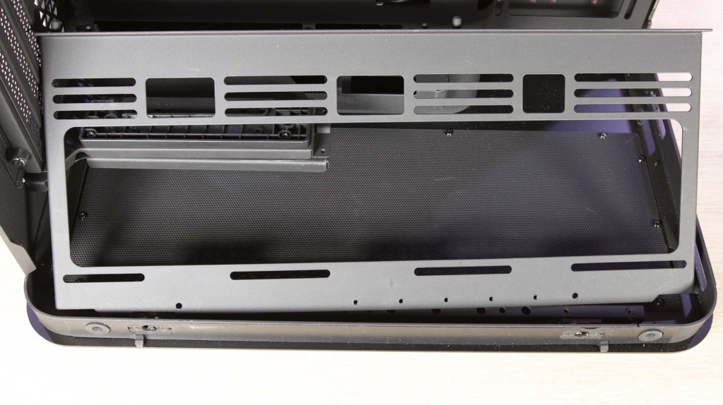 MSI MEG Maestro 700L PZ support 2 amovible